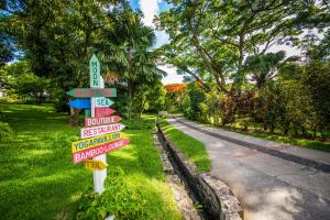 Jardín al aire libre en East Winds St. Lucia- All Inclusive