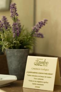 Certificato, attestato, insegna o altro documento esposto da El Tambo 1