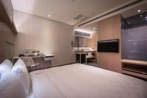 Gallery image of Taipei 101 SPARKLE Hotel in Taipei