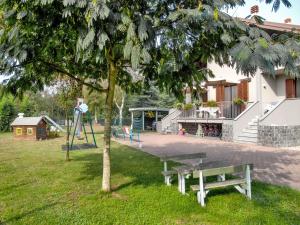 Vonkajšia záhrada v ubytovaní B&B Il Rovere