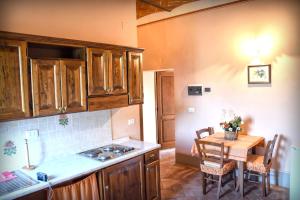 Kuchnia lub aneks kuchenny w obiekcie Villa Il Palazzo