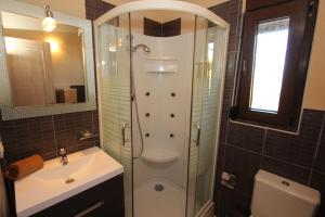 A bathroom at Studio Pablo Finca Montimar