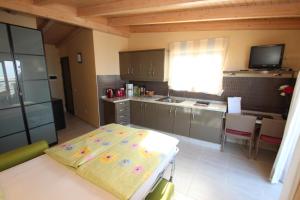 A kitchen or kitchenette at Studio Pablo Finca Montimar