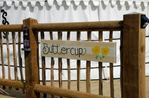 Glamping on the Hill的证书、奖牌、标识或其他文件
