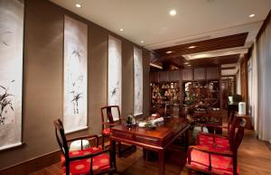 A seating area at Dahongpao Resort
