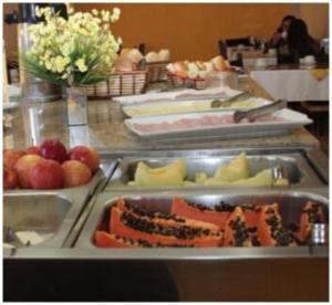 Eten bij of ergens in de buurt van het hotel

