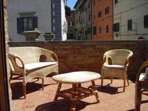 A balcony or terrace at La terrazza di Susanna