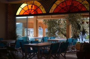 Ресторан / где поесть в The Mediteran Hotel