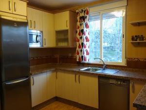 A kitchen or kitchenette at Casa Rural San Gines