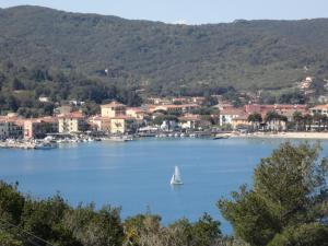 Afbeelding uit fotogalerij van casa bellavista in Marina di Campo