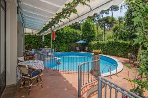 Bazén v ubytování Hotel Kyrton nebo v jeho okolí