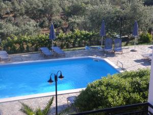 Piscina di Manolia Studios o nelle vicinanze