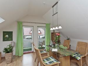 Area tempat duduk di Apartment in Nieheim on the edge of the forest