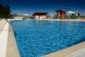 Басейн в или близо до Camping & Bungalows Leagi