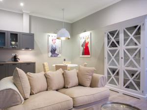 Kuchyň nebo kuchyňský kout v ubytování Tailor Two-Bedroom Suite