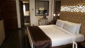 Gallery image of Hotel Peninsula Redpine in Mumbai