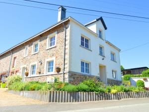 Gallery image of Furnished Holiday Home in Tillet with Private Terrace in Gérimont