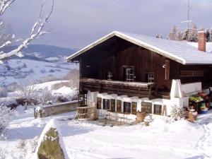 AchslachにあるCosy holiday home in Kollnburg with gardenのギャラリーの写真