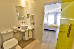 Kúpeľňa v ubytovaní Atarazanas Málaga Boutique Hotel + 37 fotografií