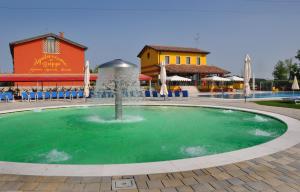 Bazén v ubytovaní Agriturismo dei Grippi alebo v jeho blízkosti
