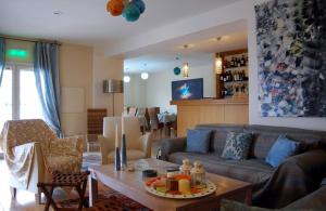 Posezení v ubytování Astrolabe Hotel