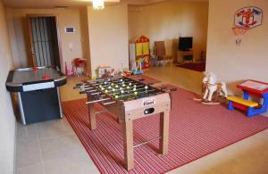 Herní místnost v ubytování Astrolabe Hotel