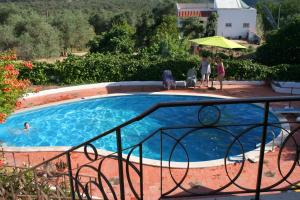 A piscina localizada em Monte Dos Netos ou nos arredores