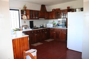 A cozinha ou cozinha compacta de Monte Dos Netos