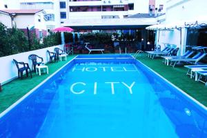 Бассейн в Hotel City или поблизости