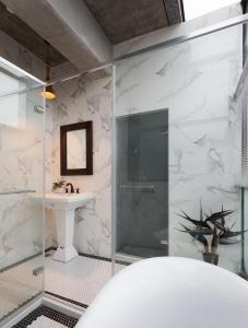 Ένα μπάνιο στο Railway Hualien Hostel +45 φωτογραφίες