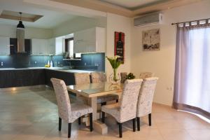 Χώρος καθιστικού στο Βίλλα Ίκαρος