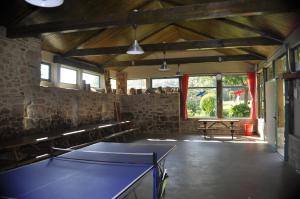 Stolní tenis v ubytování Alvarella nebo okolí