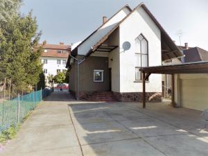 Budova, v ktorej sa penzión nachádza