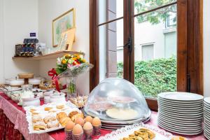 Jedlo v ubytovaní bed & breakfast alebo blízkom okolí