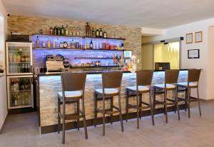 Lounge nebo bar v ubytování EA Horský Hotel Hájenka