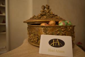Certifikát, hodnocení, plakát nebo jiný dokument vystavený v ubytování Hotel Ariston