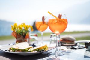 Nápoje v ubytování Lake Como Beach Hostel + 28 fotografií