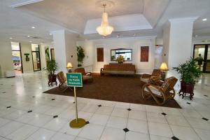 Ο χώρος του λόμπι ή της ρεσεψιόν στο Central Waikiki Luxury Penthouse +43 φωτογραφίες