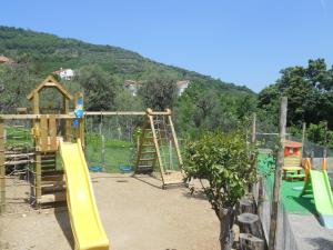 Ο χώρος παιχνιδιού για παιδιά στο Agriturismo La Casa Del Ghiro