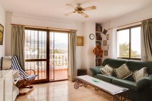 Część wypoczynkowa w obiekcie Carabeillo 13 Apartments Casasol