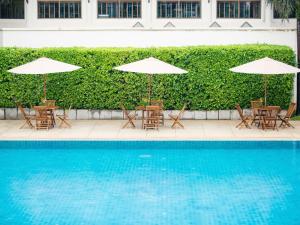 Piscina di Maneechan Resort - SHA Extra Plus o nelle vicinanze