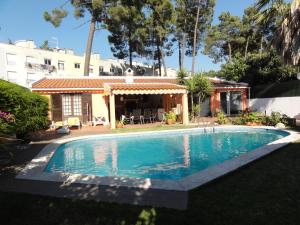 Bazén v ubytování Moradia do Pinhal nebo v jeho okolí