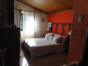 Postel nebo postele na pokoji v ubytování Moradia do Pinhal + 52 fotografií