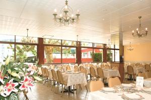 Restaurace v ubytování Hôtel des Rosiers