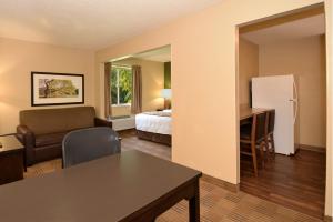 Postel nebo postele na pokoji v ubytování Extended Stay America Suites - Houston - Med Ctr - NRG Park - Kirby