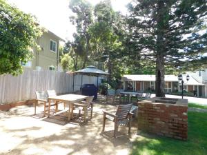 Gallery image of Pine Acres Lodge in Pacific Grove