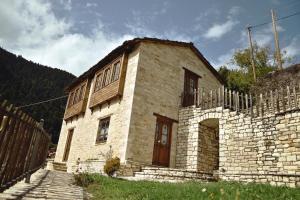 Gallery image of Old Inn in Karpenisi