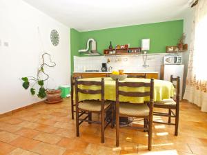 Küche/Küchenzeile in der Unterkunft Apartments Duilija 1301