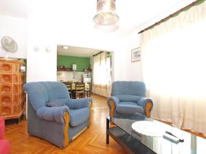 Ein Sitzbereich in der Unterkunft Apartments Duilija 1301
