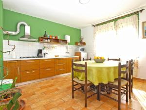 Küche/Küchenzeile in der Unterkunft Apartments Duilija 1301